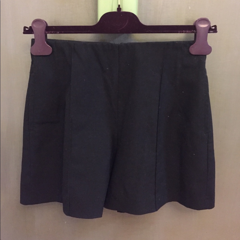 ZARA BASIC High Waisted Bermudas w/ Elastic Waist